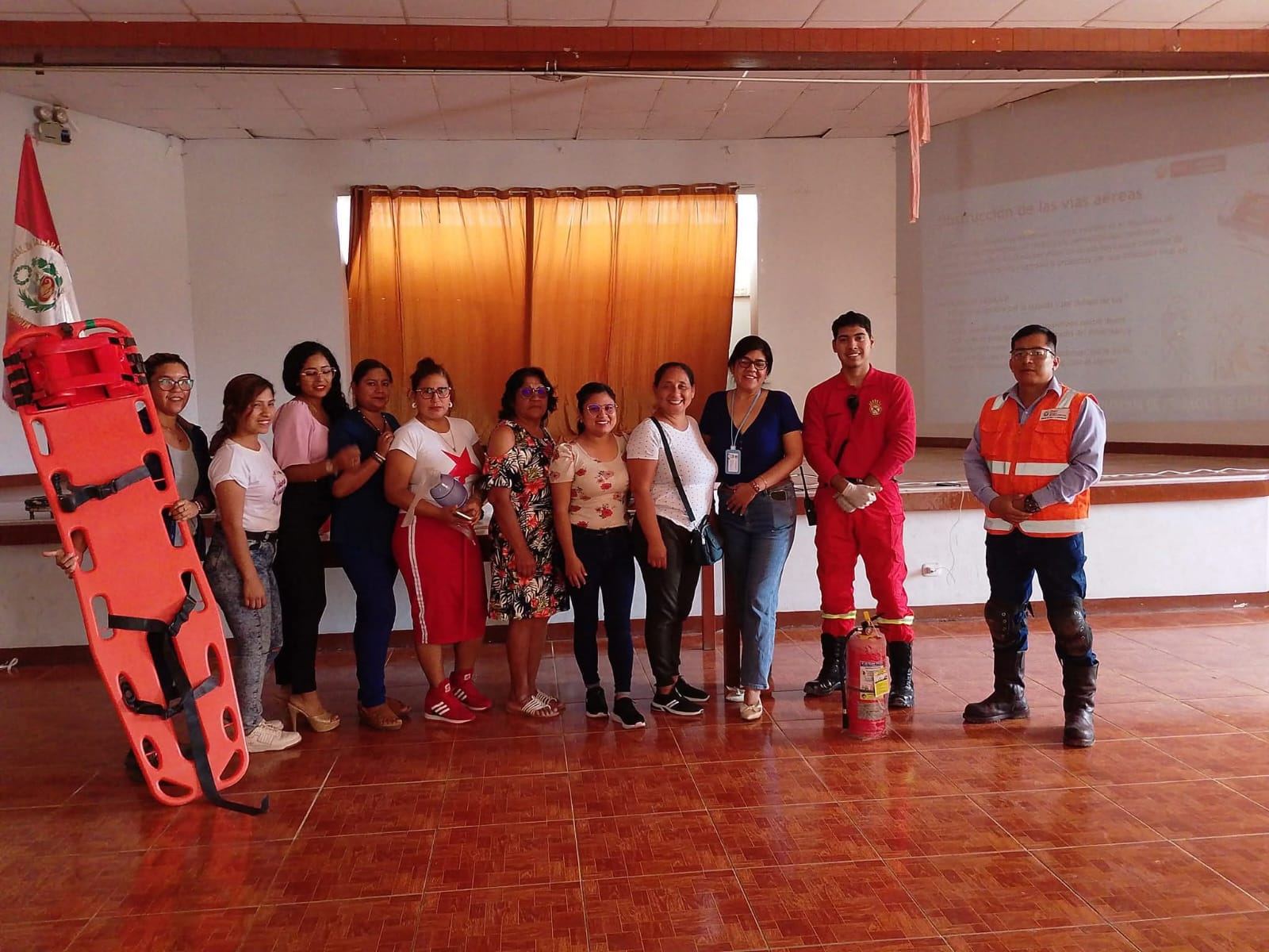 Capacitación en primeros auxilios con personal administrativo